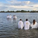Саборно крштење Холанђана у реци Лек