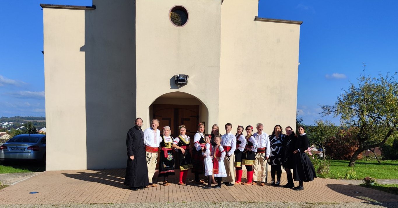 IMG-b452545731d964aee7ab157814860979-V